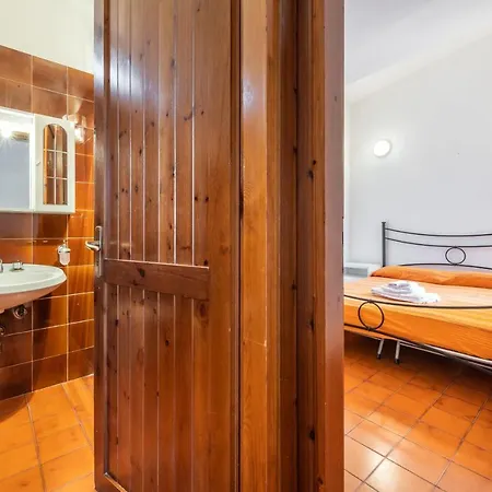 Apartment Accu Is Prezzus D Fronte Mare *