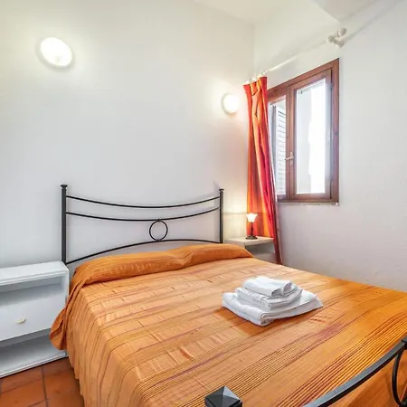 Accu Is Prezzus D Fronte Mare Apartment *