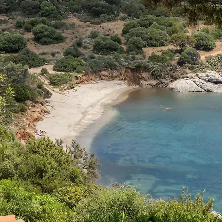 Accu Is Prezzus D Fronte Mare Villasimius