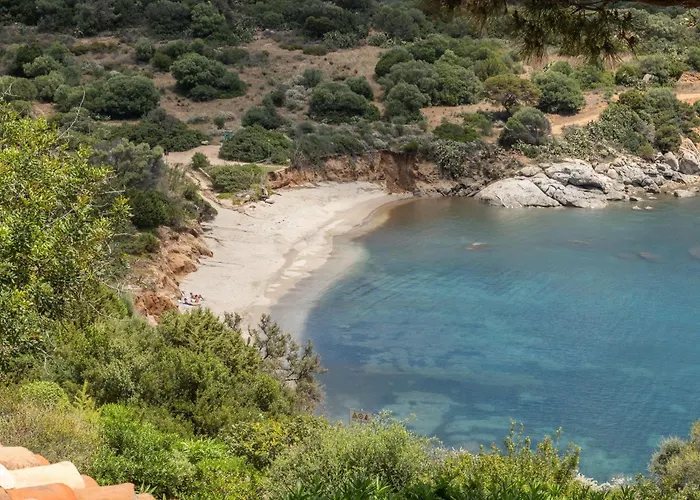 Accu Is Prezzus D Fronte Mare Villasimius