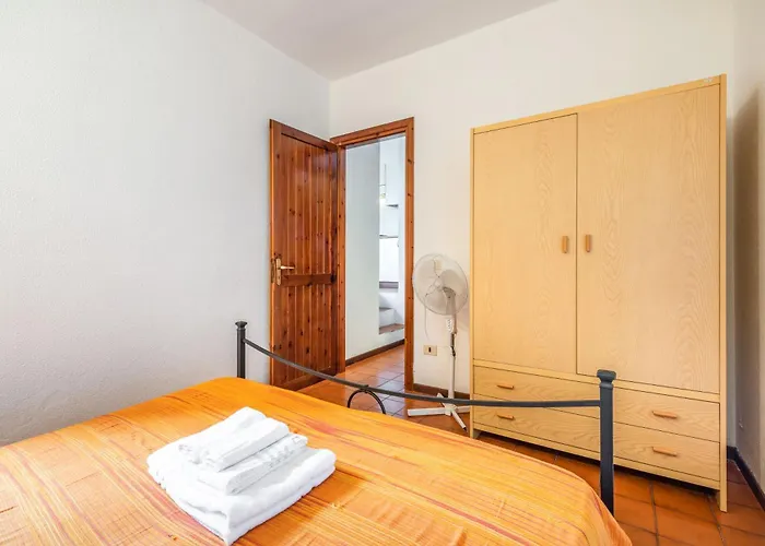 Accu Is Prezzus D Fronte Mare Villasimius