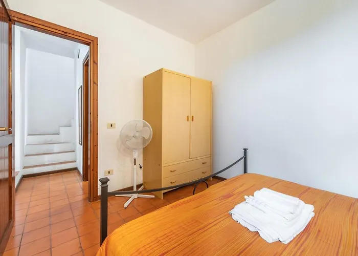 Accu Is Prezzus D Fronte Mare *