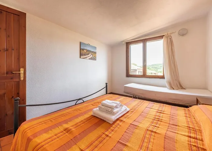 Apartment Accu Is Prezzus D Fronte Mare