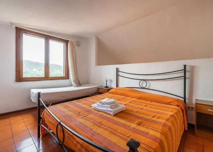 Accu Is Prezzus D Fronte Mare Villasimius